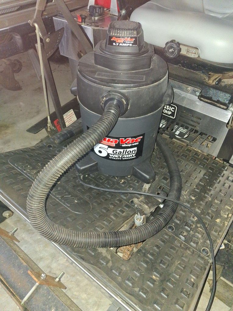 New 6 Gallons Shop Vac