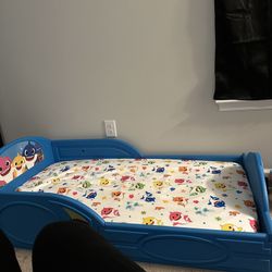 Toddler bed