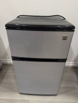 Kenmore (contact info removed)0 Mini Fridge with Freezer