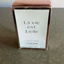 Lancome perfume La Vie Est Belle