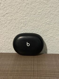 Black Beats Studio Buds