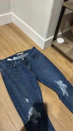 Levi's Distressed Ripped Skinny Jeans