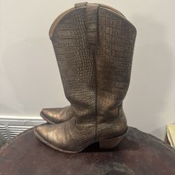 Shyanne Bronze Crocodile Pattern Heeled Boots Size 8