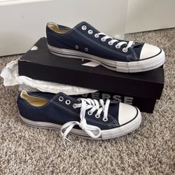Navy blue converse