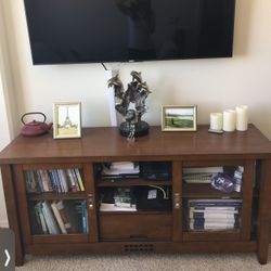 TV and TV stand / cabinet 