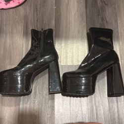 Lamoda latex platform booties