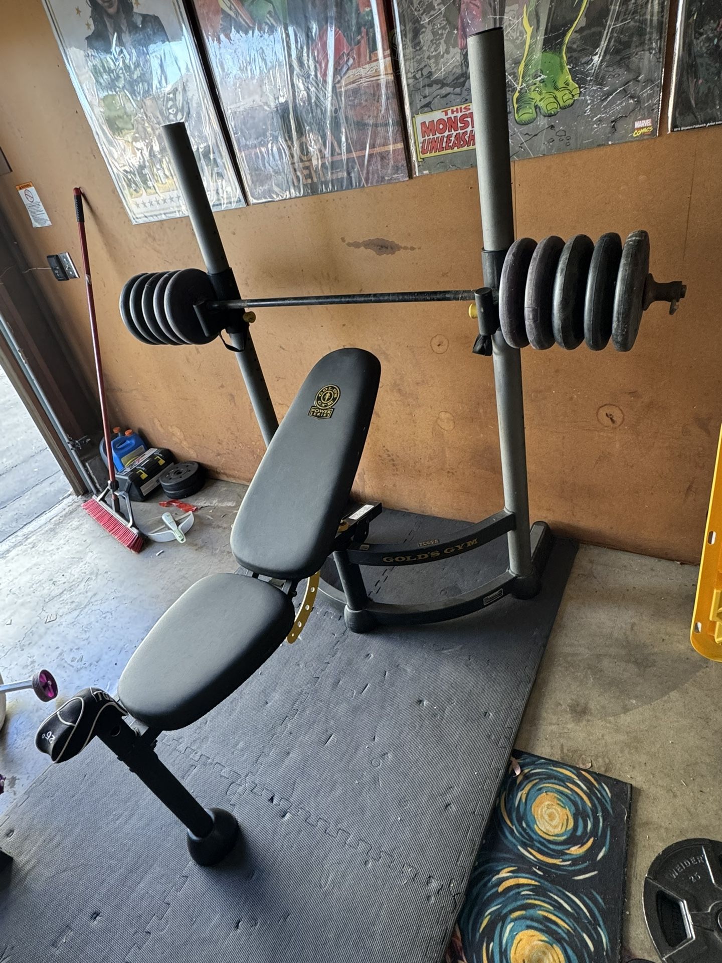 Adjustable Gold's Gym Bench With Bar And