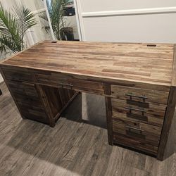Beautiful Wooden Executive Desk