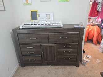 bedroom set