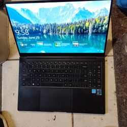 Samsung Galaxy Pro 15.6 EXCELLENT CONDITION - $770