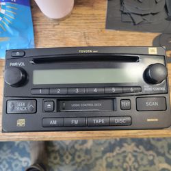 2004 Toyota Forerunner Stereo