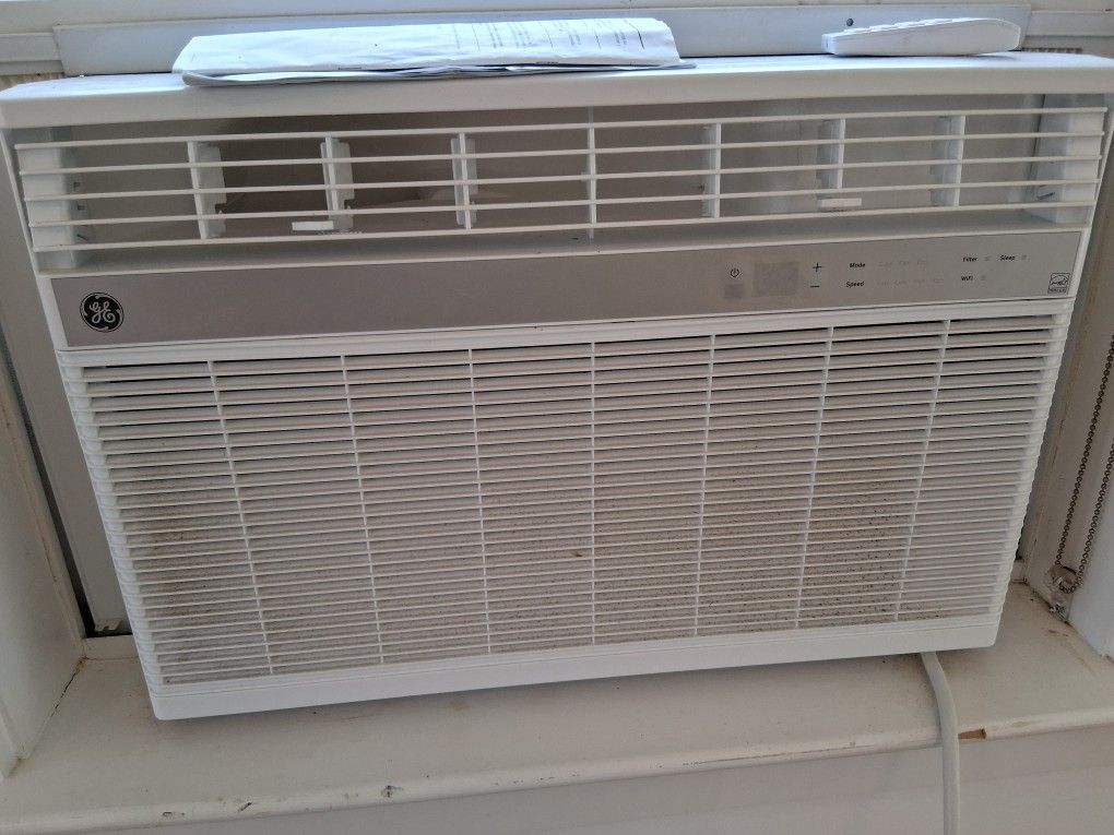 GE ENERGY STAR 23,700 BTU AC UNIT