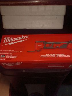 Milwaukee M18 Multi tool