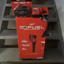 New Milwaukee Blower & 8.0 Forge And Rapid Charger 