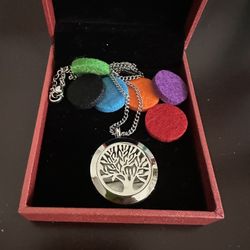 Aromatherapy Tree Of Life Locket Necklace, Very Lovely! New Never Used..