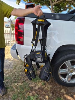 Dewalt professional tool rig with suspenders,  adjustable, new ,firm on price