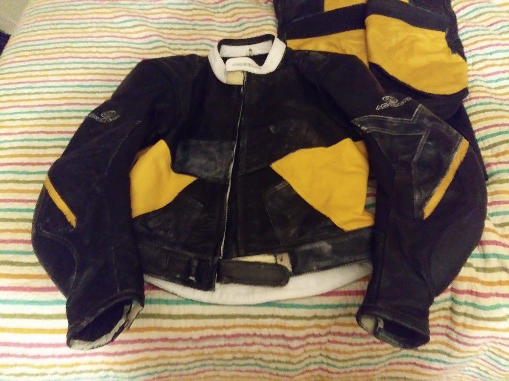 LEATHER MOTORCYCLE GEAR