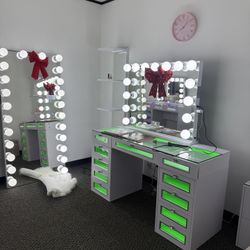 Luxury Bluetooth Make Up Vanity