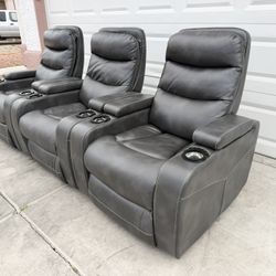 Recliner Couch Sofa (Delivery Available)
