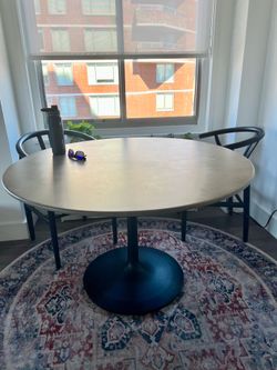 48” Round Dining Table (Crate&Barrel)
