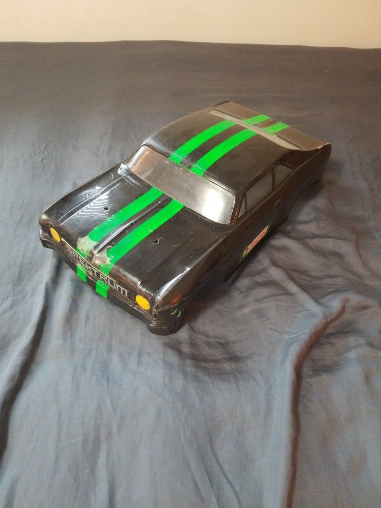 Traxxas Slash 4x4 And 2wd Bodies And Wheels FREE.