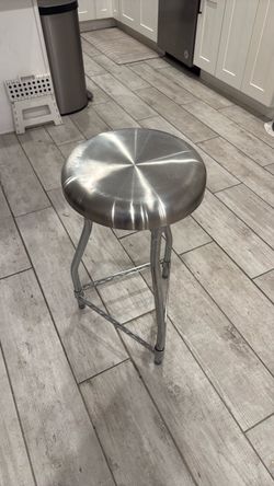 Backless Metal Bar Stool x3