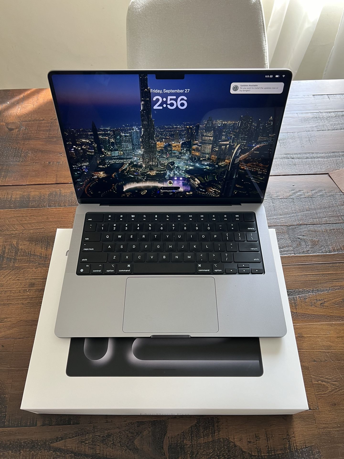 MacBook Pro 14 Inch 2023 M3 Chip OBO