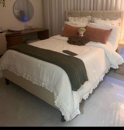 Full size bed