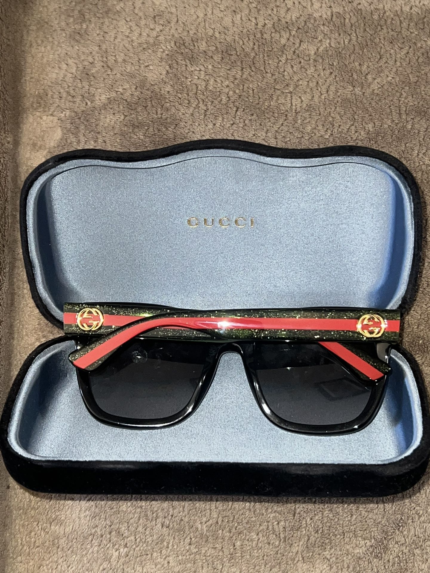 Women Guccis Glasses