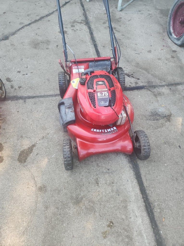 100$ lawnmower self propelled Mulch craftsman 21 Cut