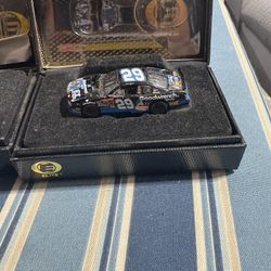 2002 Action / Lionel Elite 1:64 NASCAR DIECAST KEVIN HARVICK #29 GM  (RCT999)