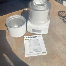 CUISINART Ice Cream Maker