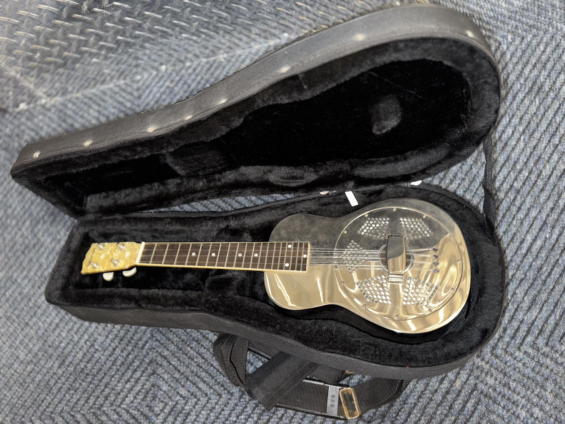 Silver/Mirror Ukelele