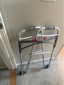 🏠 MOVING SALE – Furniture & Home Items in Bellevue