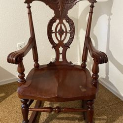 🔥 Antique Carved Mahogany Rocking Chair – Late 1800s/Early 1900s