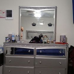 New Gorgeous Bedroom Set