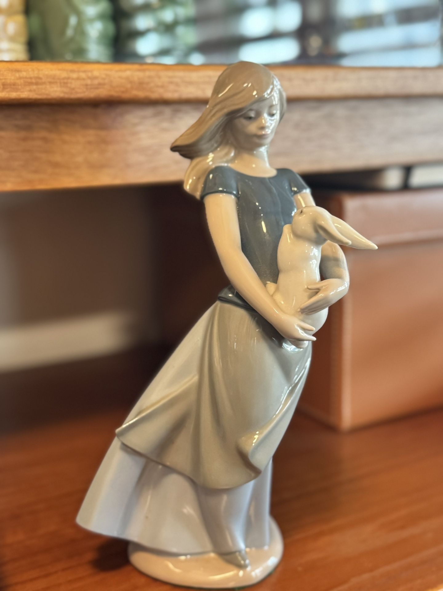 Lladro NAO Spain Figurine Girl with Bunny Rabbit