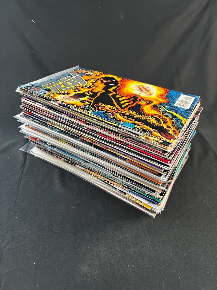 Lot of 65+ Comic Books - Marvel, DC, Image, independent