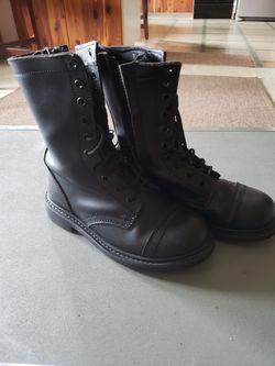 Womens Size 7 zipper boots