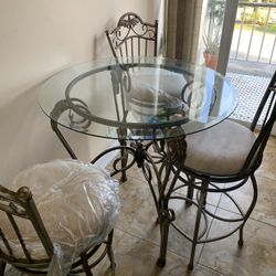 Glass Top Bistro Kitchen Table  Setwith 4 Chairs 