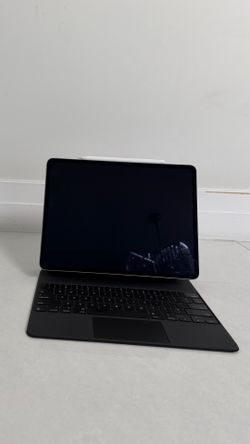 iPad Pro 12.9” 6th Gen M2 128GB + Magic Keyboard + Apple Pencil + AppleCare+