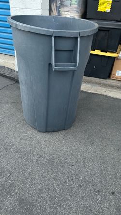 Trash can 44 gallon
