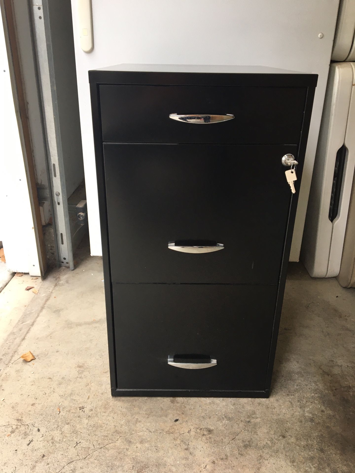 Three Drawer Filing Cabinet with Lock