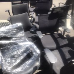 Office Chairs 