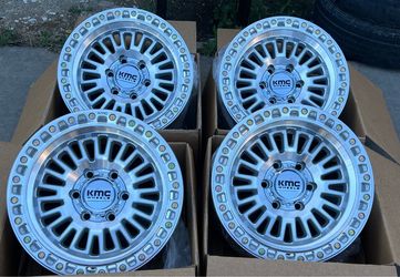 Brand new 17 inch kmc 554 rims 6x139.7