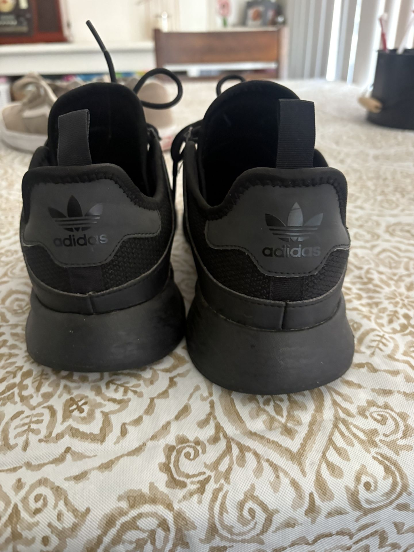 Adidas 9.5