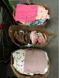 Girl 4-5T clothes and shoes