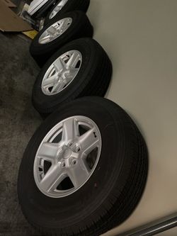 2021 Jeep gladiator take off wheels and tires new condition had 1k miles 245 75 R17