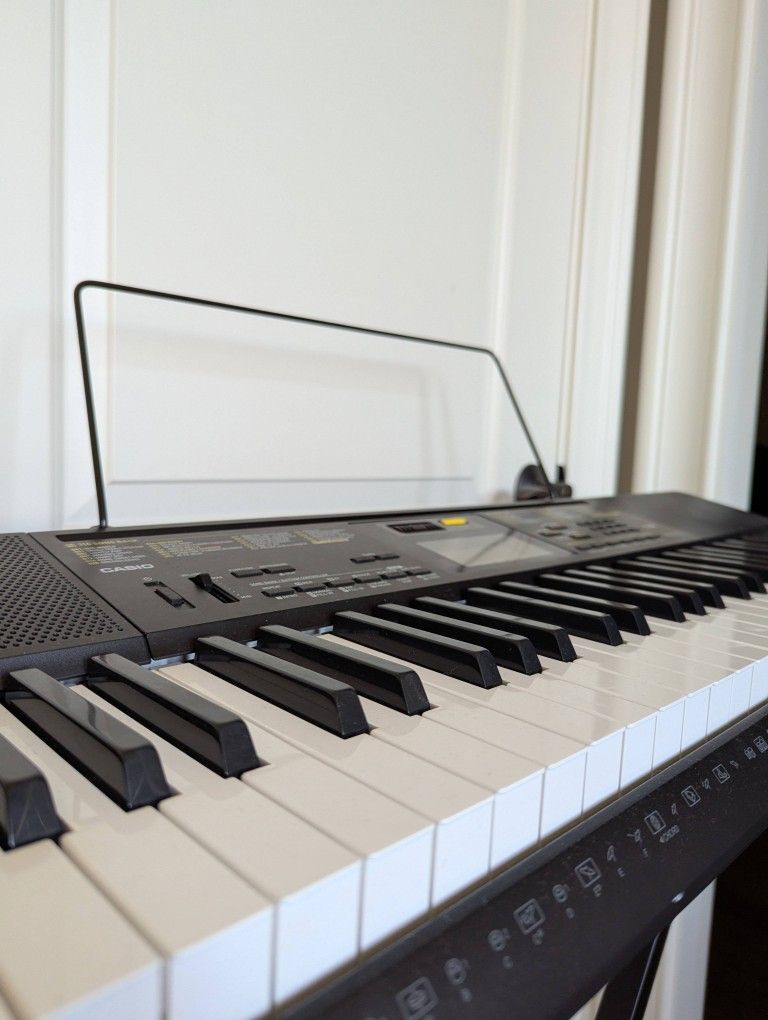 Casio Keyboard With Stand And Headphones