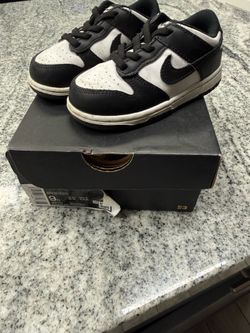 Nike Dunk Panda size 9